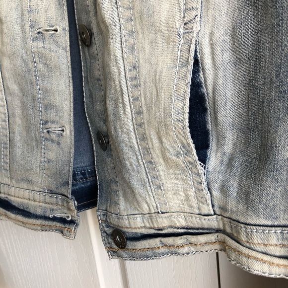 Acid Wash Denim/Jeans Jacket with Rhinestones - Picture 5 of 10